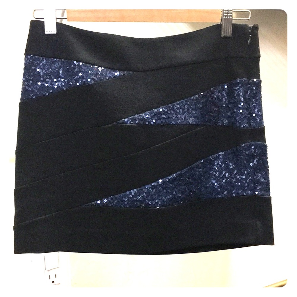 Express mini skirt